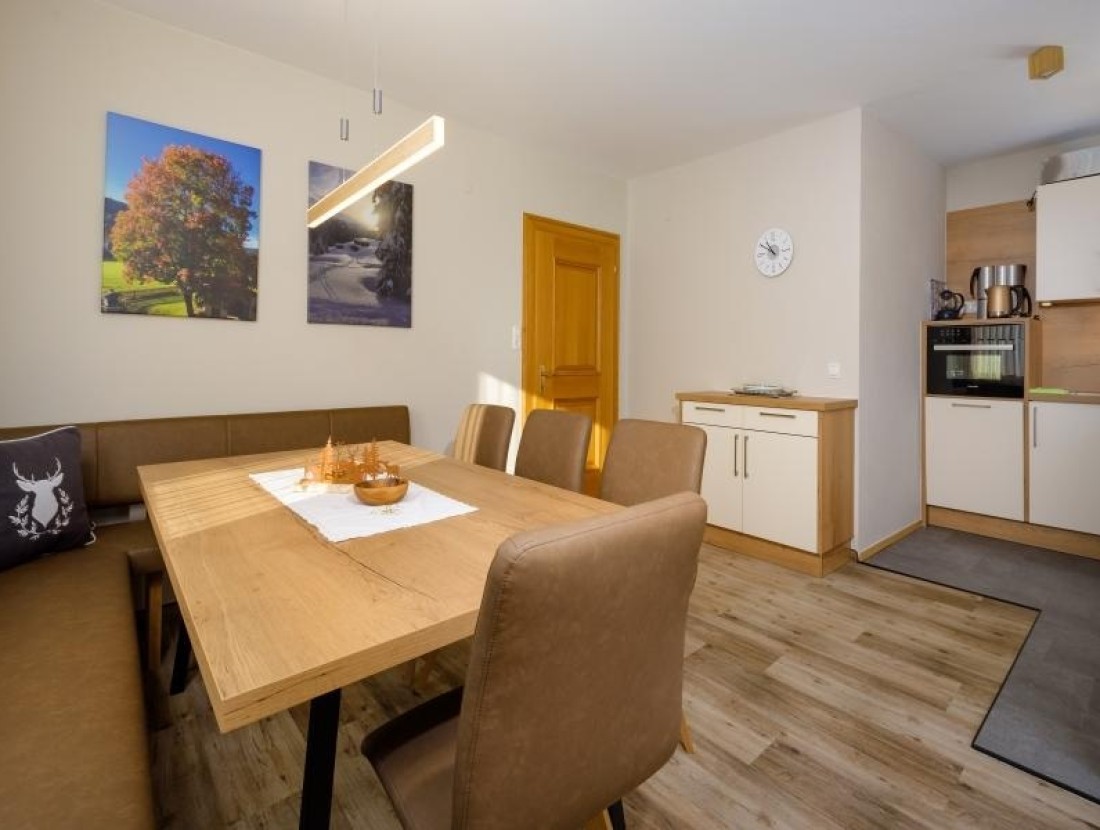 Geräumige Wohnküche im Appartement in Flachau